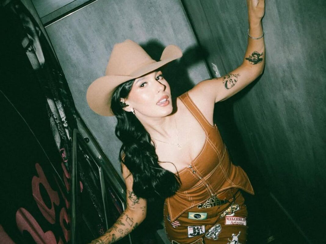 Ana Castela em ensaio fotográfico no Instagram