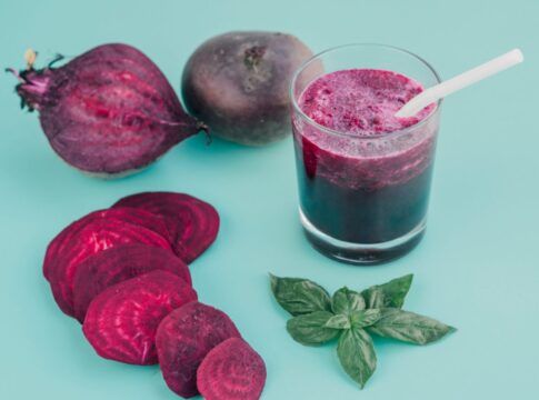 Suco de beterraba com limão