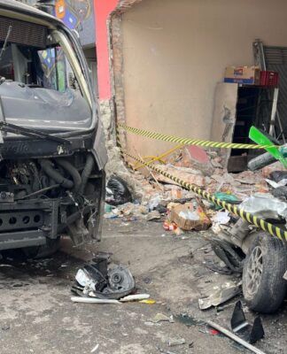imagem de acidente envolvendo ônibus na Zona Norte de São Paulo