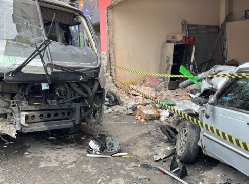 imagem de acidente envolvendo ônibus na Zona Norte de São Paulo