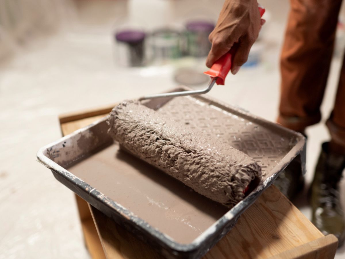 Mistura de cimento e verniz forma uma tinta poderosa