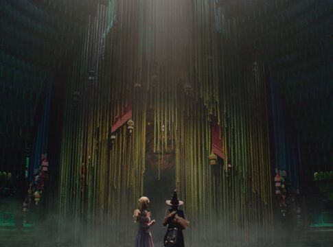 Glinda e Elphaba em cena de Wicked parte 1