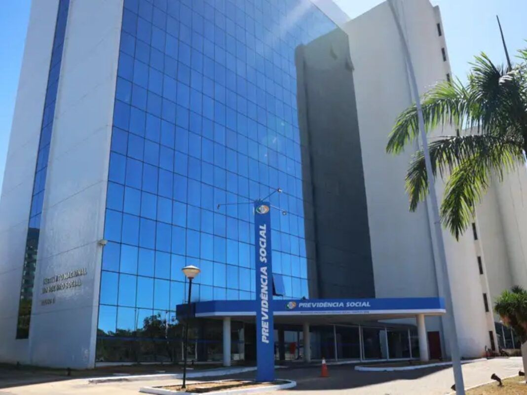 INSS descontos associativos proibidos