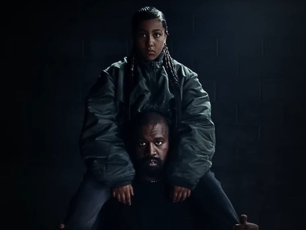 Kanye West no clipe de ¥$, Ye, Ty Dolla $ign, com sua filha North West