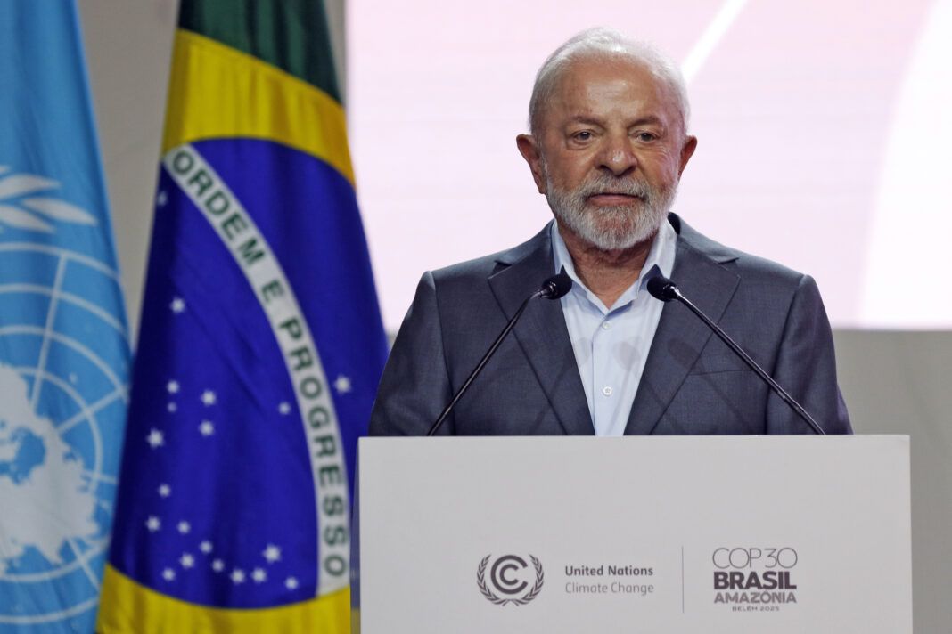 Presidente Lula fala durante cerimônia