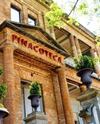 imagem do prédio da Pinacoteca na cidade de São Paulo