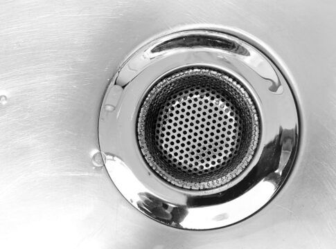 Imagem ilustrativa de um ralo de banheiro