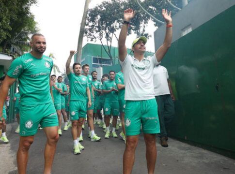 “Minha palavra vale mais que uma assinatura”: Abel diz que seguirá no Palmeiras até 2027