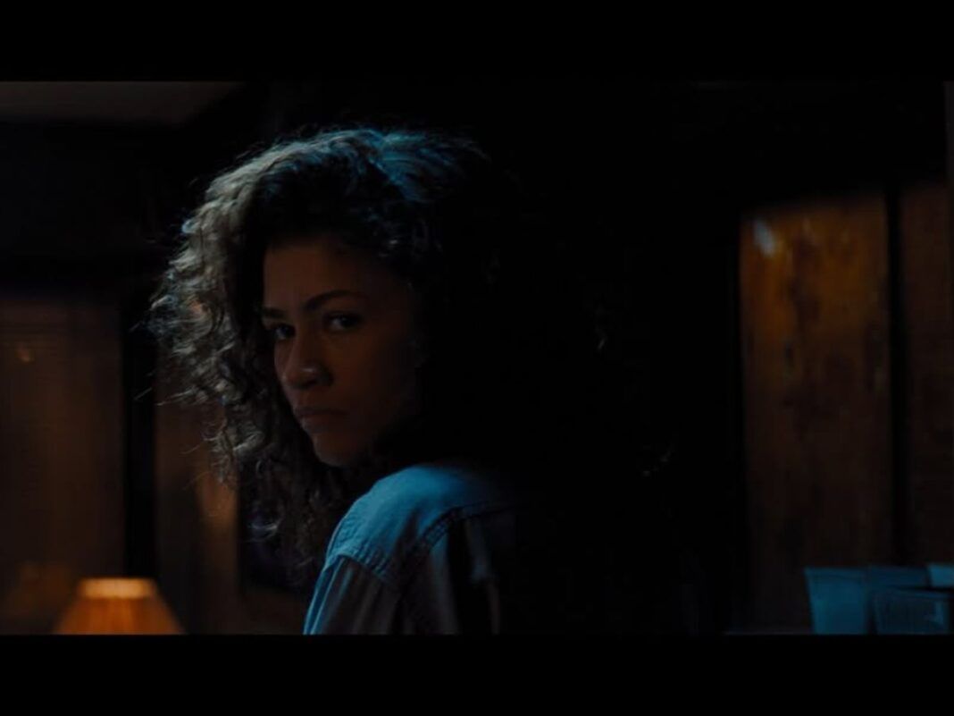 Primeira imagem divulgada pela HBO Max de Zendaya em sua personagem, Rue Bennett, na terceira temporada de Euphoria