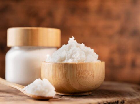 Misture vinagre, detergente e bicarbonato e veja o resultado