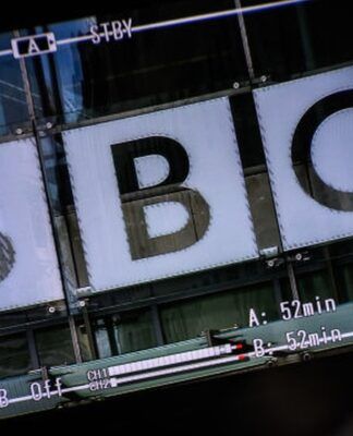 Trump pede ao menos US$ 10 bilhões em ação contra a BBC por edição de discurso de 6 de janeiro de 2021