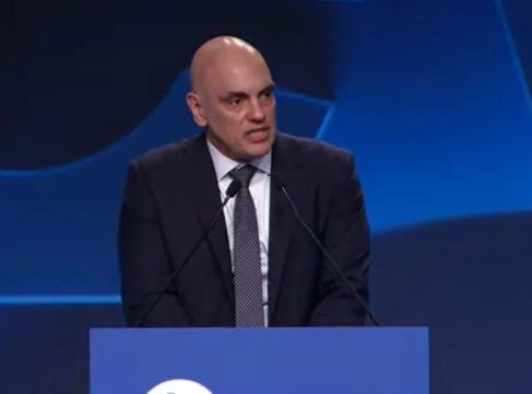 Moraes agradece a Lula pelo fim de sanções dos EUA e aponta vitória do Judiciário