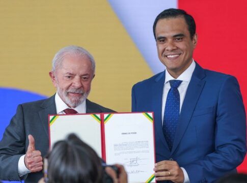 Gustavo Feliciano assume comando do Ministério do Turismo