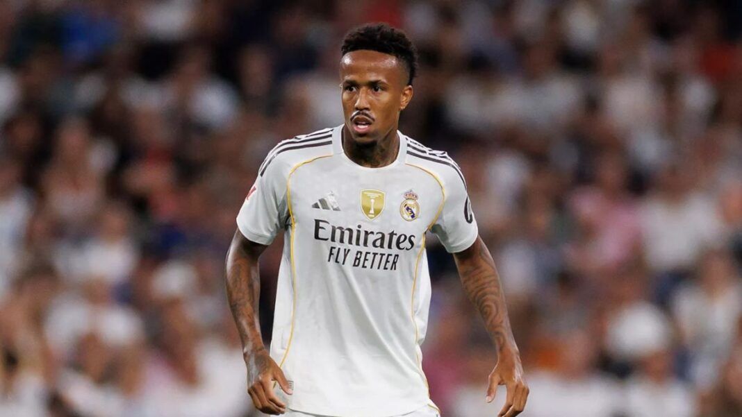 Zagueiro Éder Militão durante partida do Real