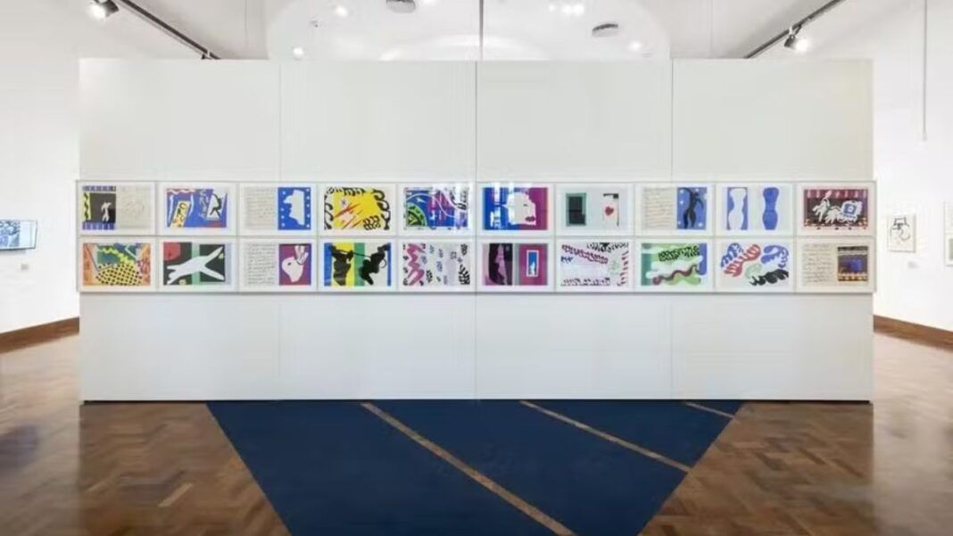 Obras expostas em um mural do MAM São Paulo