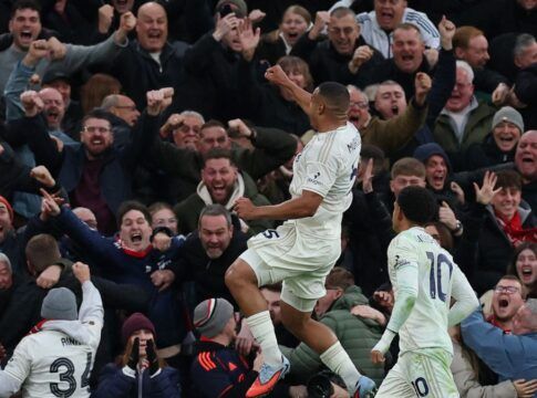 Zagueiro Murillo comemorando gol pelo Nottingham Forest