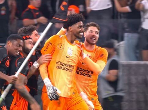 Hugo Souza critica arbitragem de Corinthians x Santos: “Estamos cansados de falar”