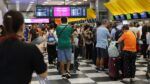 Passageiros fazem filas no saguão do Aeroporto de Congonhas, em São Paulo