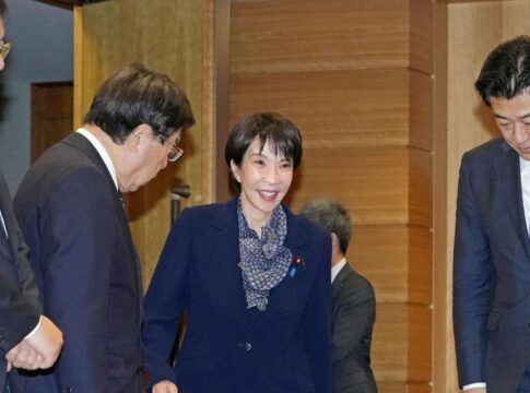 Japão aprova orçamento recorde para defesa em meio à tensão com a China