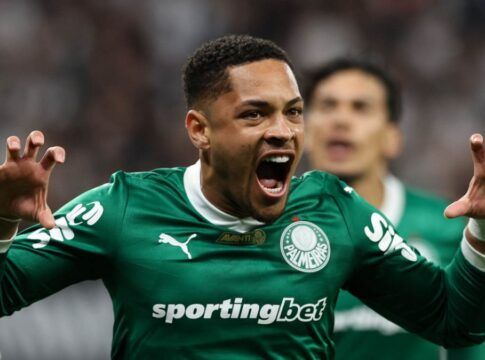 Chelsea mira Vítor Roque e já faz contas para tirar o artilheiro do Palmeiras na janela