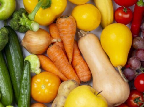 Preços de alimentos caem em 2025, mas câmbio ameaça cenário em 2026