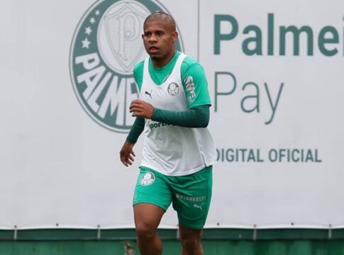 Palmeiras negocia o empréstimo de joia da base com o Athlético Paranaense