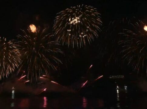Em noite de réveillon memorável, Copacabana recebe o Ano Novo com fogos e shows