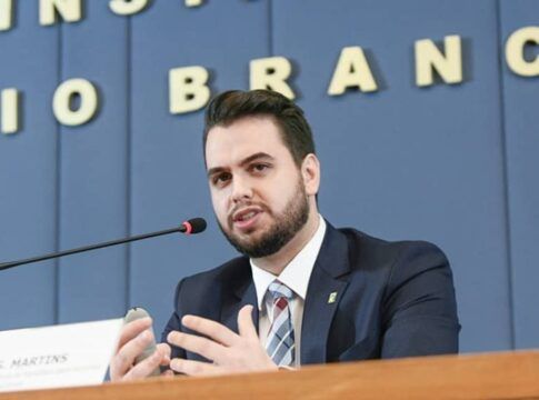 Moraes pede manifestação da PGR sobre prisão preventiva de ex-assessor de Bolsonaro