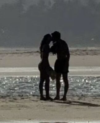 Bruna Marquezine e Shawn Mendes trocam beijos em praia de Alagoas