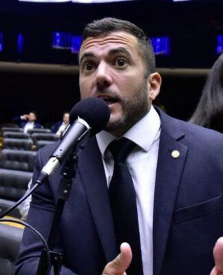 Deputado Carlos Jordy diz que é alvo de “perseguição implacável”