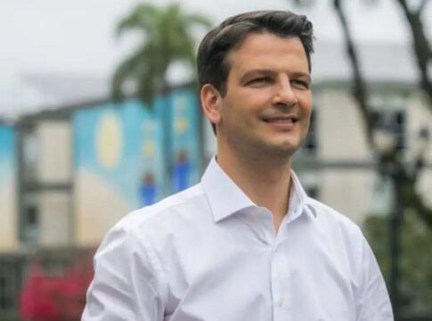 Eduardo Pimentel, prefeito de Curitiba, crava placar: “2×1 Flamengo, de virada”