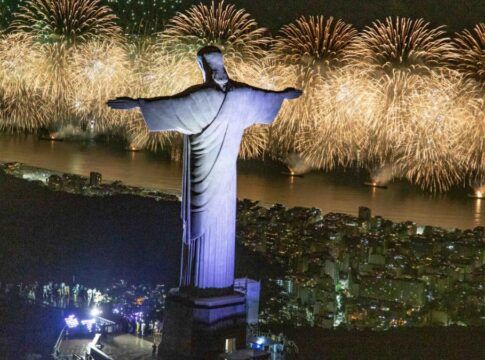 Réveillon do Rio terá 70 atrações e espera 2,5 milhões em Copacabana
