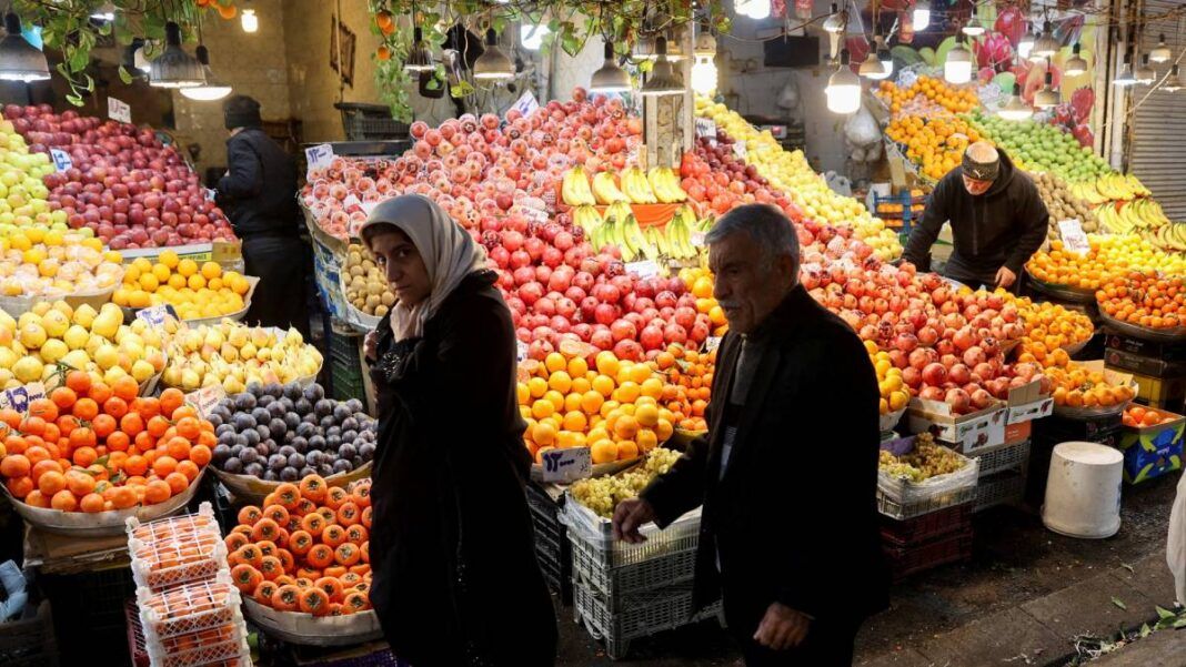 Um mercado no Irã durante a crise econômica enfrentada pelo país