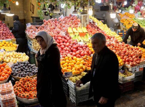 Um mercado no Irã durante a crise econômica enfrentada pelo país
