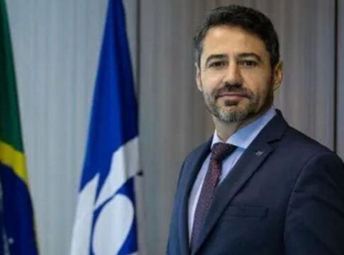 Controladoria-Geral da União demite ex-chefe da Receita que atuou no caso de joias sauditas