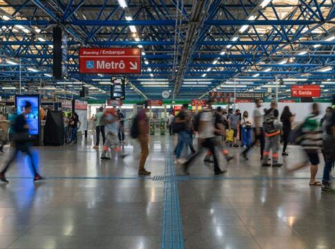 Linhas operadas pelo Metrô de São Paulo começam a funcionar 24 horas aos sábados