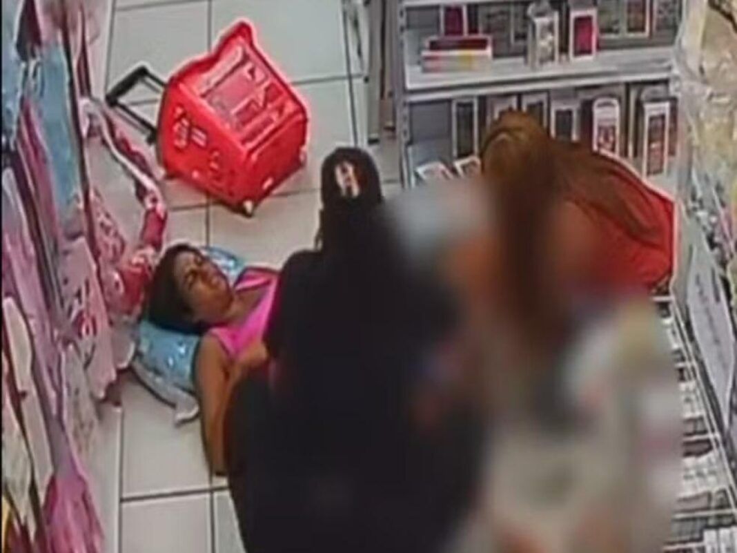 Mulher que deu a luz em uma loja em recife