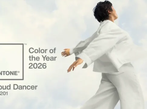 Pantone elegeu 'Cloud Dancer' como a cor do ano para 2026