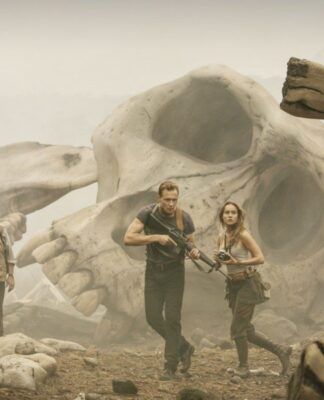 Imagem promocional do grupo de viajantes tentando conter Kong