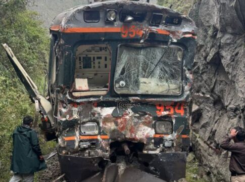 Acidente de trens no Peru mata maquinista e fere 40 pessoas