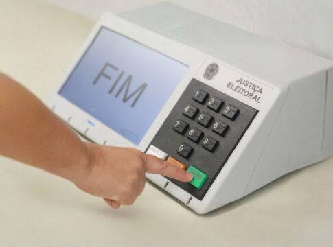 Datafolha: PT é preferido por 24% e PL por 12% dos eleitores brasileiros