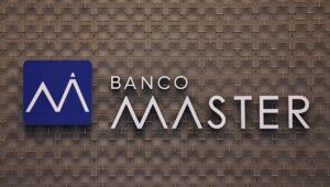 Logotipo do Banco Master é exibido em prédio da instituição em São Paulo
