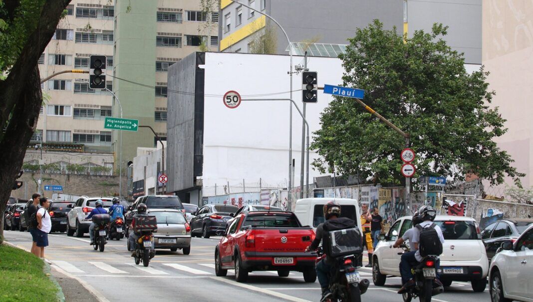 - Semáforos apagados na rua da Consolação durante o apagão de energia de Enel.