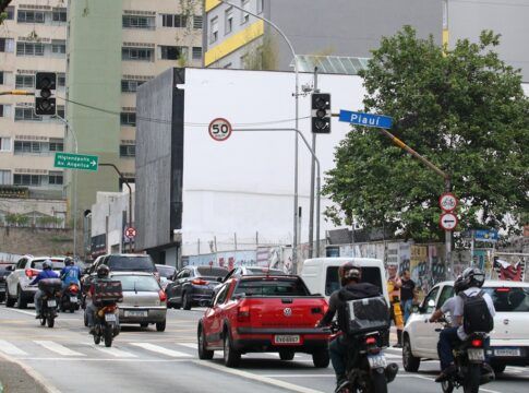 - Semáforos apagados na rua da Consolação durante o apagão de energia de Enel.