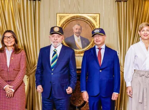 Os presidentes Lula e Gustavo Petro e as respectivas primeiras-damas (Janja e Verónica Alcocer) durante encontro em Bogotá, em abril de 2024