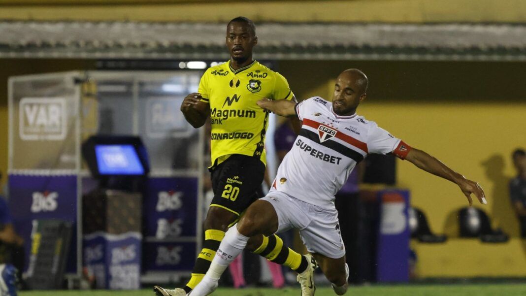 Jogo entre São Bernardo e São Paulo