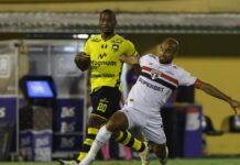 Jogo entre São Bernardo e São Paulo