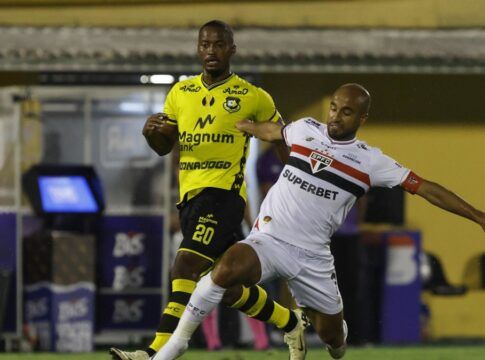 Jogo entre São Bernardo e São Paulo