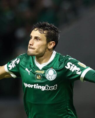 Raphael Veiga celebra gol do Palmeiras