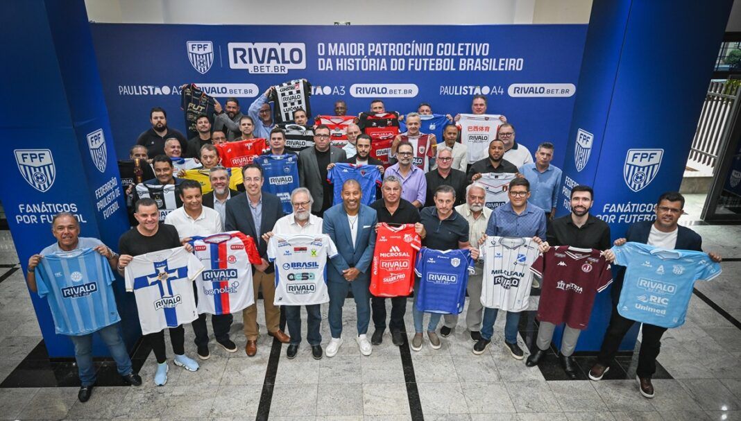 Presidentes de clubes paulistas exibem camisas com o patrocínio da empresa de apostas Rivalo